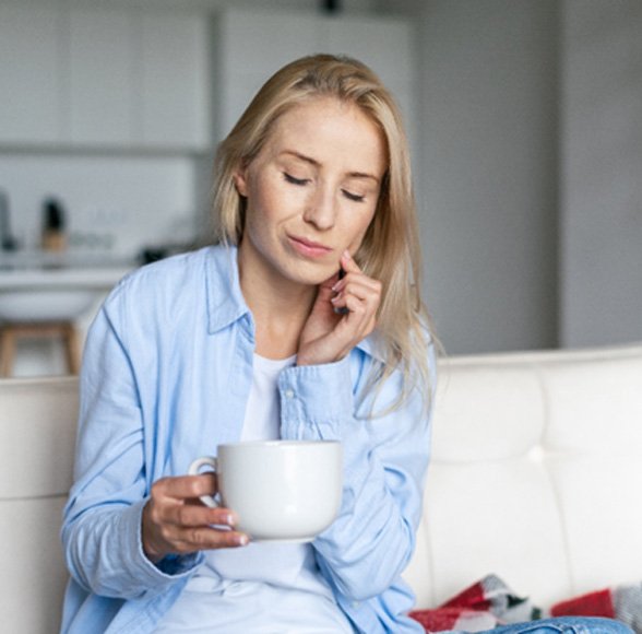 Woman with toothache