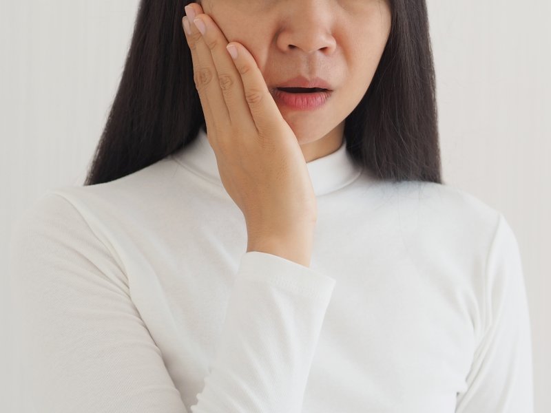 young woman with facial swelling